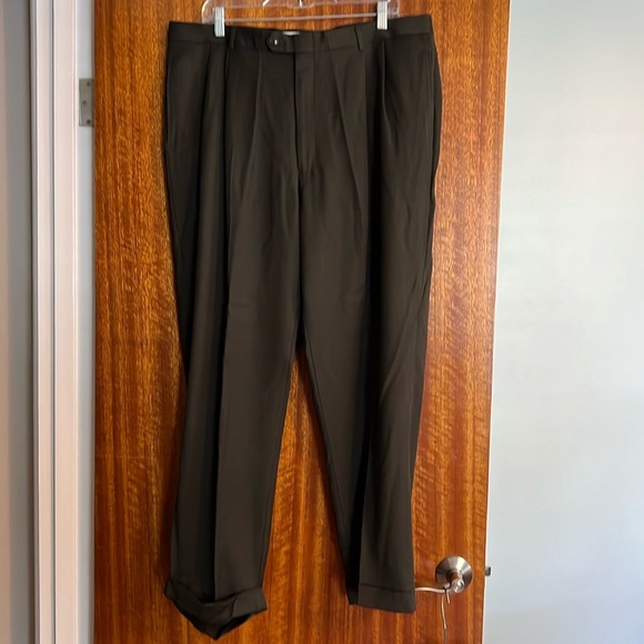 Mens suit size 46R color is olive green - Picture 6 of 8